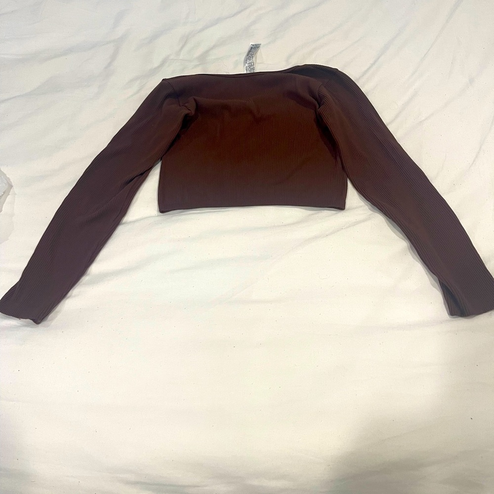 Beautiful brown crop top for all occasions!
